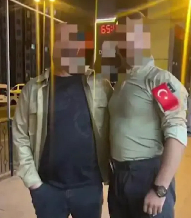 Gerçek polislerden sahte polislere operasyon! Evden çıkanlar şaşkına çevirdi - Resim: 0