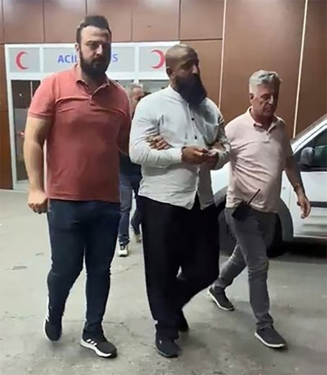 İsteyip de alamadığı kızın düğünü basıp damada 8 kurşun sıktı! Savunması pes dedirtti - Resim: 3