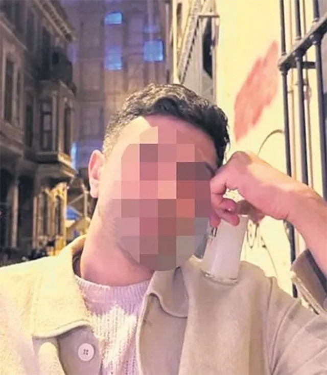 Erkek arkadaşa sevgilisinden 'temizlik' dayağı! 'Varoşsun', 'çok pasaklısın' deyince.... - Resim: 0