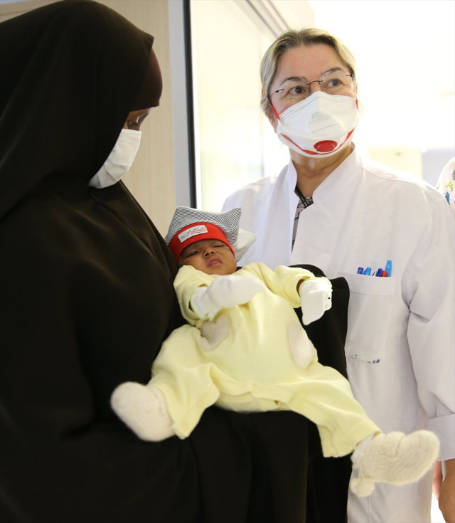 4 bacaklı doğan Somalili bebek şifayı Türkiye'de buldu - Resim: 1