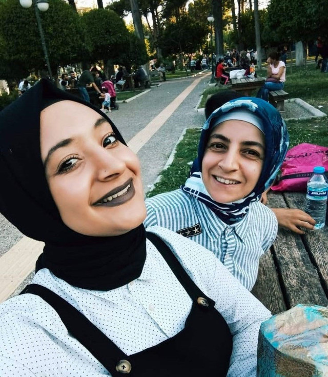 Eşi ve iki oğlu yanında öldü 40 saat enkaz altında kaldı şimdi tek isteği var - Resim: 0