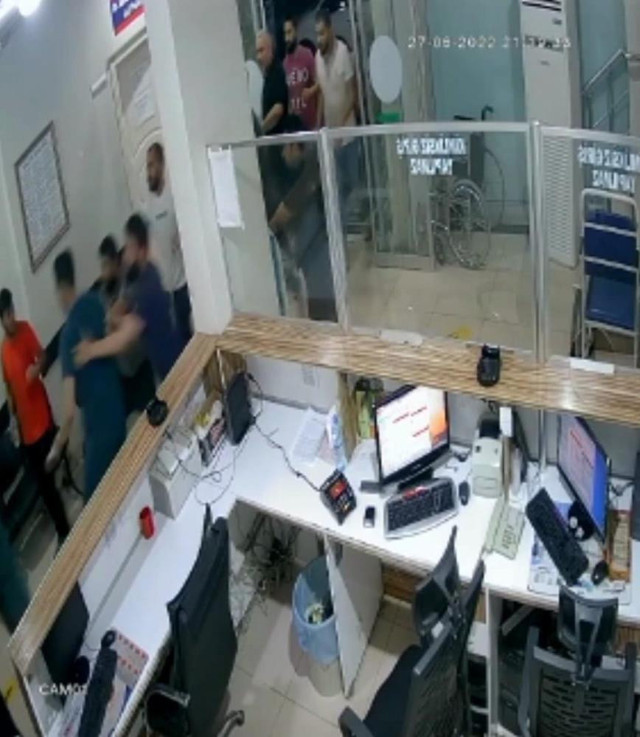Bakanlık itiraz etmişti: Şanlıurfa'daki doktora darp olayında 3 tutuklama - Resim: 2