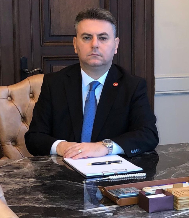 Korkmaz Karaca'dan Ekrem İmamoğlu'na tablo tebriği - Resim: 0