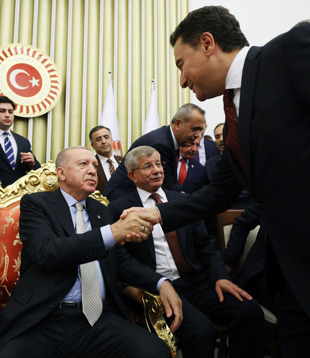 Gelecek Partisi'nden Erdoğan-Davutoğlu fotoğrafına açıklama: Hayra yorulmalı - Resim: 1