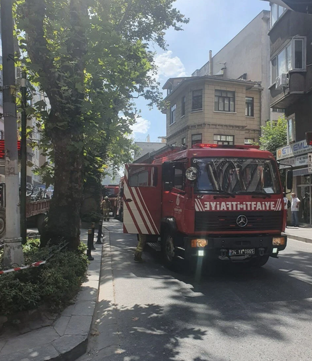 Son dakika İstanbul Ortaköy'deki otelde korkutan yangın - Resim: 0