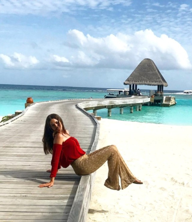 Fahriye Evcen sosyal medyanın diline düştü! - Resim: 3