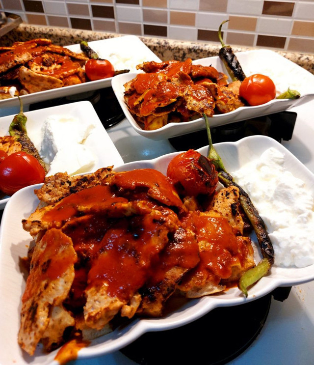 Tavuk iskender nasıl yapılır ağızda dağılan şahane lezzet! - Resim: 0