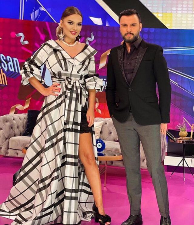 Fiyatı dudak uçuklattı Demet Akalın o gömleği programda giydi - Resim: 1