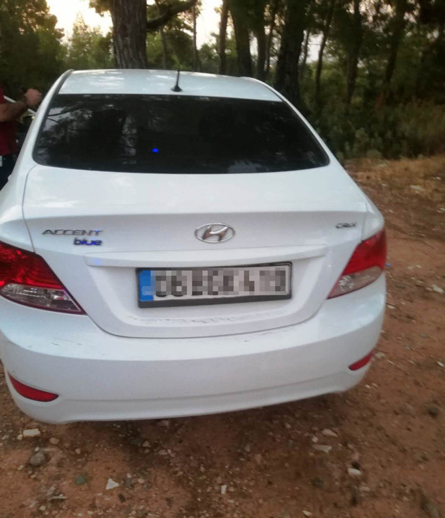 Antalya'da ormanlık alanda otomobilinde ölü bulundu! - Resim: 0