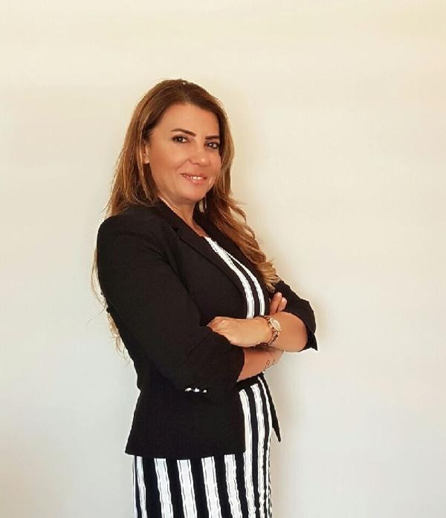 Hatay'da hortum arabayı havaya kaldırdı! Araçtaki kadının beli kırıldı şoför ölümden kurtardı - Resim: 0