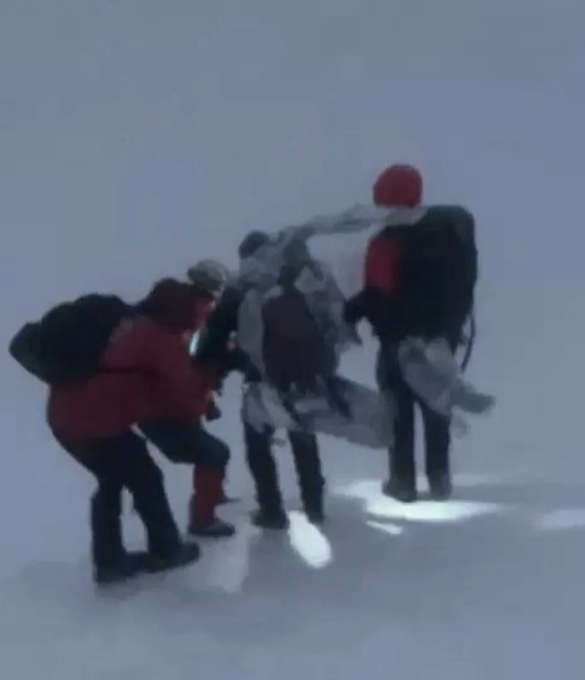 Uludağ'da kaybolan 3 amatör dağcı 14 saat sonra kurtarıldı! Kıyafetlerini yakarak ısındılar - Resim: 3