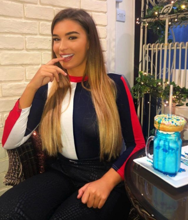 Hep aynı ateşli pozu veriyor! İşte İnstagram'ın nefes kesen yeni akımı - Resim: 3