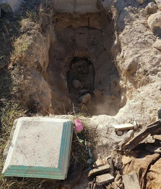 Ermenistan askerlerinin cesetlerini bırakarak gidiyor - Resim: 1