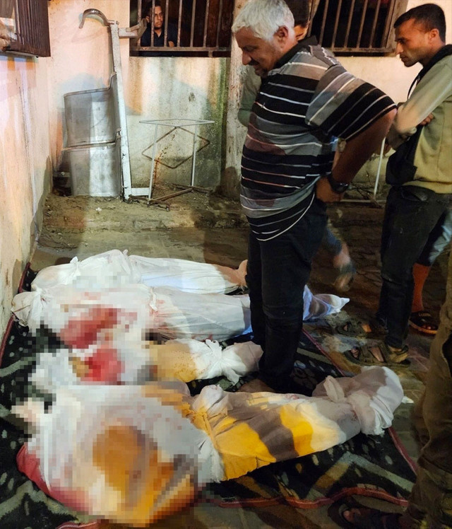 İsrail'in Refah'ta yerinden edilmiş Filistinlilerin kampını bombalaması sonucu 40 kişi öldü - Resim: 1