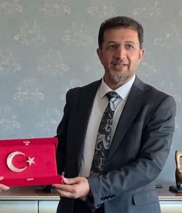 Akrabalarını üniversiteye doldurdu, savunması şaşırttı! Şırnak Üniversitesi Rektörü Alkış tepki çekti - Resim: 1