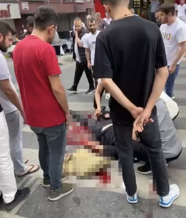 Telefoncuda silahlar konuştu! Oğlunu o halde görünce dehşet saçtı: Kanlar içerisinde yere yığıldı - Resim: 1