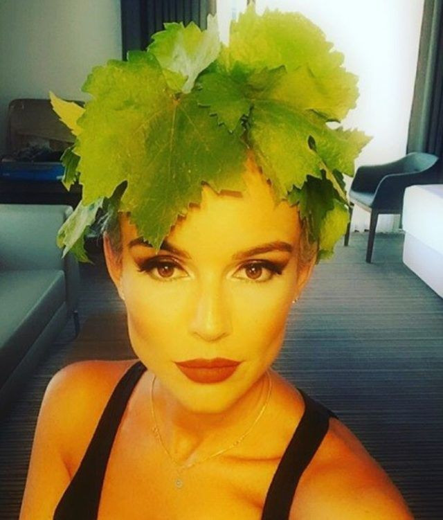 İpek Tanrıyar herkesi şaşırttı! Saçına taktığı şeylere bakın! - Resim: 3