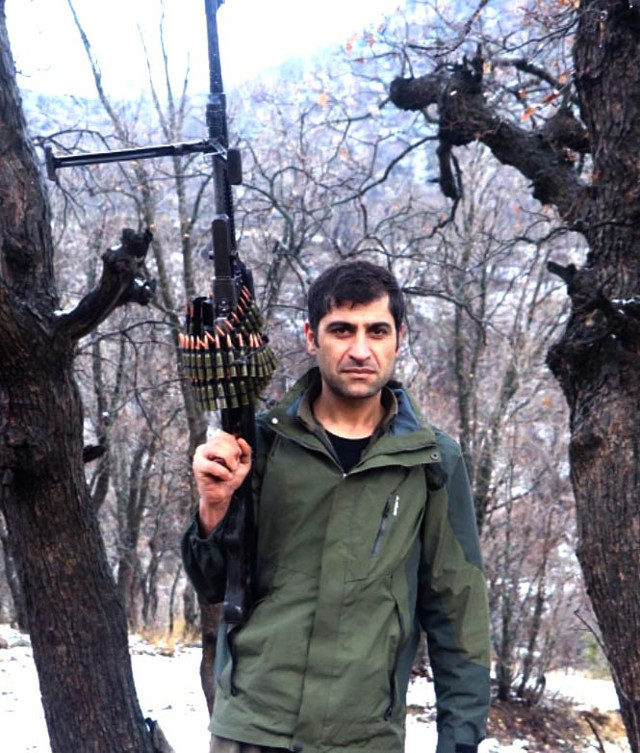 Üs bölgesine saldıran teröristler ABD askeri gibi! Hainlerin kullandığı silahlar dikkat çekti - Resim: 3