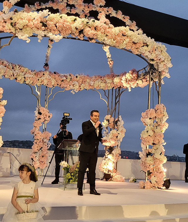 Metin Dağ nişanlısı Feyza Ermiş ile Çırağan Sarayı’nda dünyaevine girdi - Resim: 0