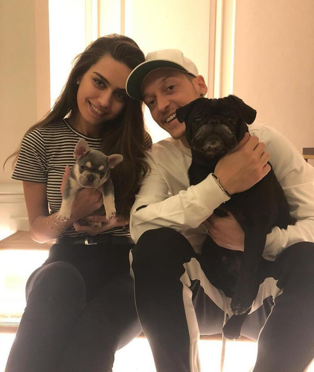 Mesut Özil, Fenerbahçe için yola çıktı! Tarihi görüşmeden ilk kare - Resim: 2