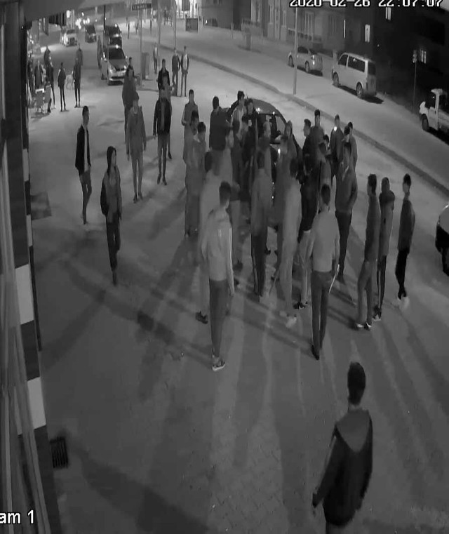 Konya'da gruplar arasında döner bıçaklı sopalı kavga çıktı - Resim: 0