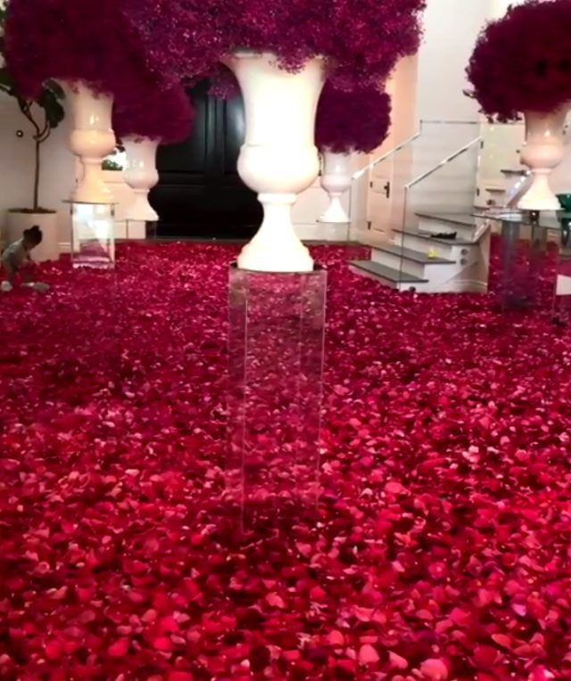 Kylie Jenner'ın sevgilisi Travis Scott'tan şoke eden sürpriz! Bütün evi donattı - Resim: 3