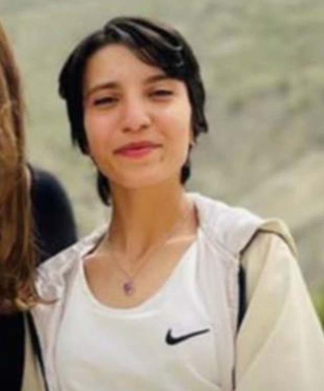  Şırnak’ta iki gündür kayıp 16 yaşındaki Firdevs Babat'ın yarı çıplak cansız bedeni bulundu! - Resim: 0