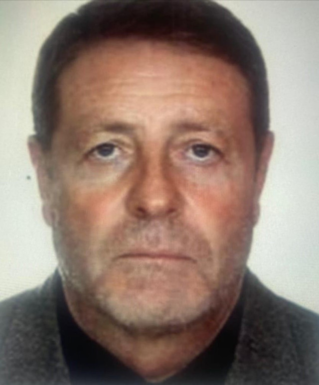 Muğla'da hafriyat yüklü kamyon minibüsün üzerine devrildi: İş adamı oracıkta can verdi - Resim: 3