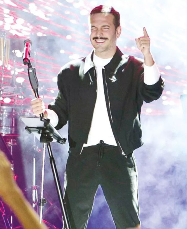 Oğuzhan Koç'un yeni imajı sosyal medyayı salladı! 'Demet görse tanıyamaz bu ne?" - Resim: 0