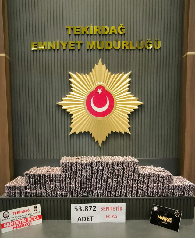 Şüphe üzerine durdurulan kişinin çantasından çıkanlar şaşırttı! - Resim: 0