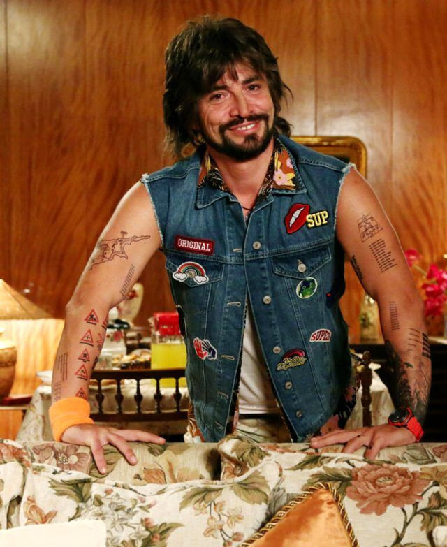 Ahmet Kural yeni filmi Baba Parası için kadın oldu iltifatlara boğuldu - Resim: 4