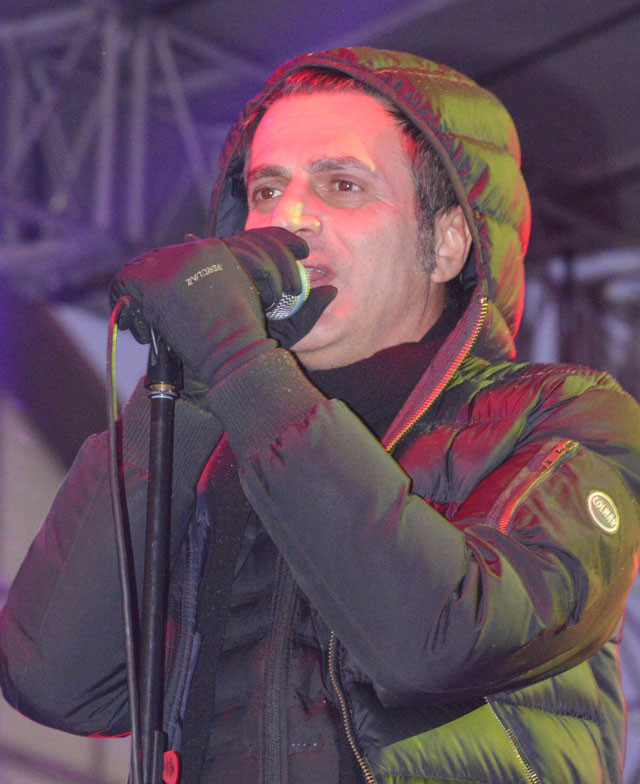 Teoman Erzurum'da konser verdi! Sahne kıyafeti olay  - Resim: 2