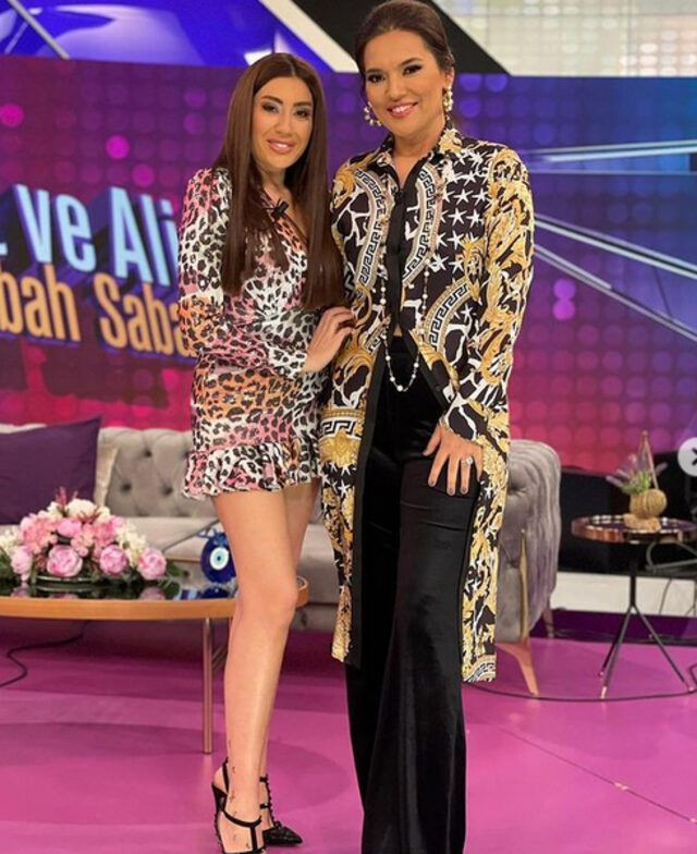 Fiyatı dudak uçuklattı Demet Akalın o gömleği programda giydi - Resim: 4