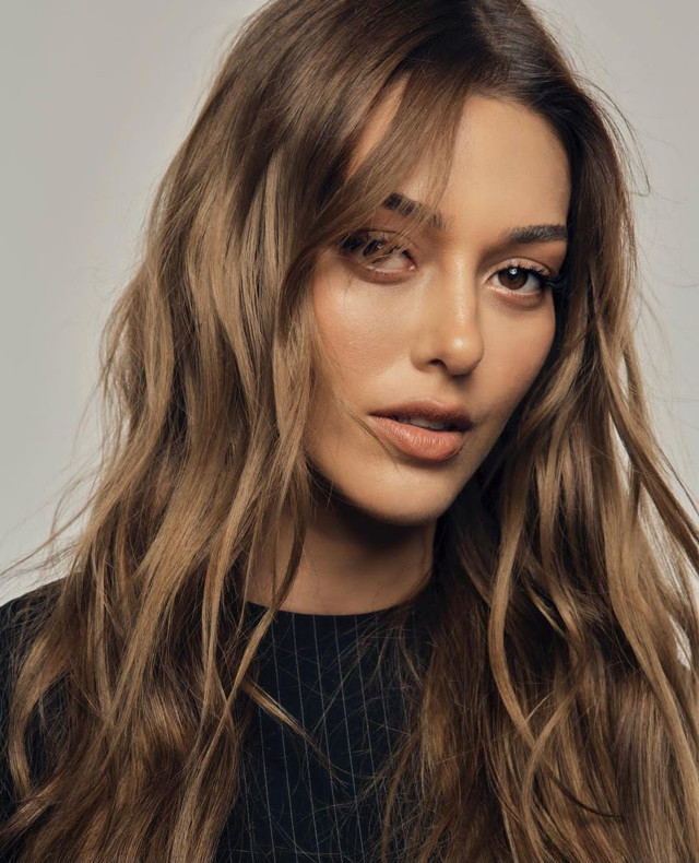 Dilan Çiçek sağ gösterip sol vurdu! Kusursuz Kiracı dizisiyle beklenirken yeni projesi çıldırttı - Resim: 0