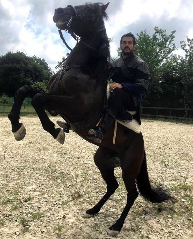 Burak Özçivit'e Diriliş Osman'da tescilli güzel eşlik edecek Aslıhan Karalar katıldı - Resim: 1