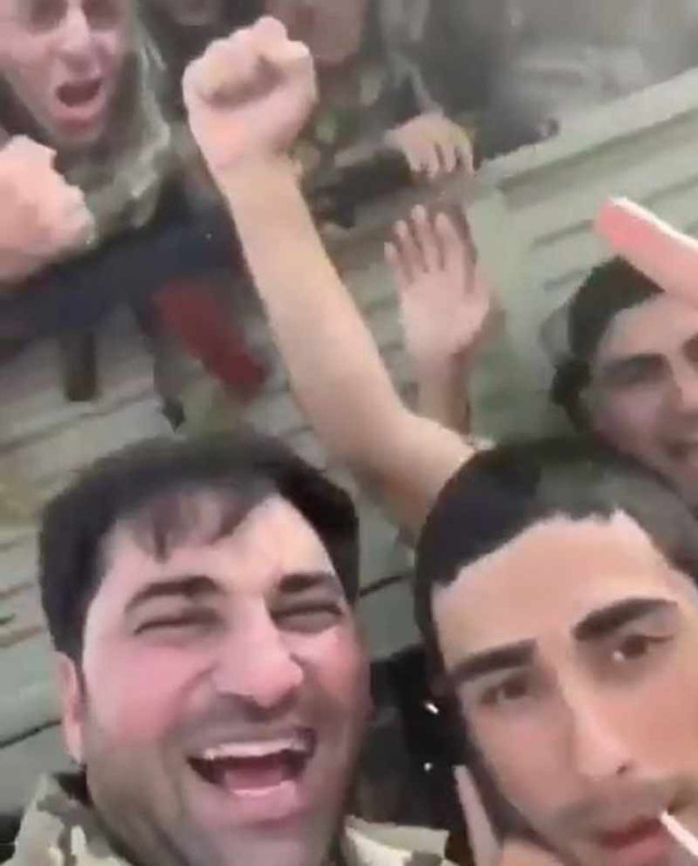 Azerbaycanlı gençler cephelere akın ediyor - Resim: 0