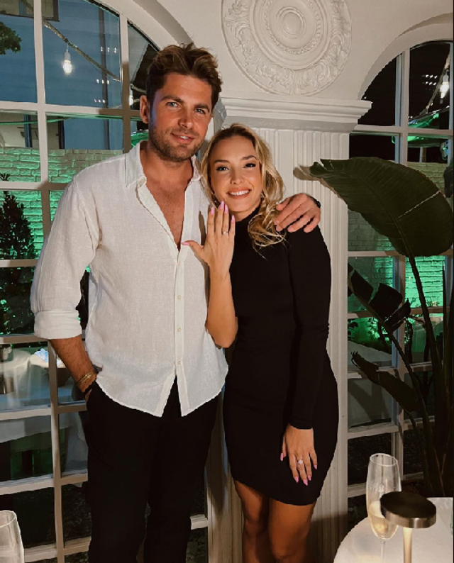 Aşkları Survivor'a damga vurmuştu! Evlilik için ilk adım atıldı: Mert Öcal ile Sude Burcu çifti nişanlandı! - Resim: 0