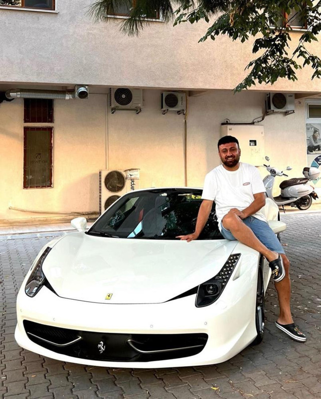 Ünlü modifiyeci Ünal Turan ölümden döndü! Korkunç kaza saniye saniye kamerada: 14 milyon liralık araç pert oldu! - Resim: 4