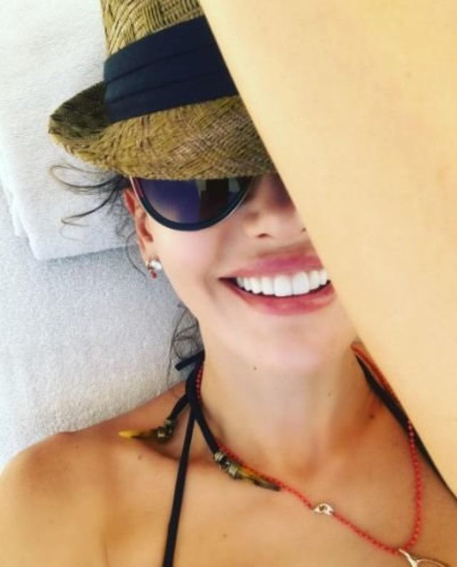 Emina Sandal'ın dudak pozları rekor kırdı! - Resim: 2