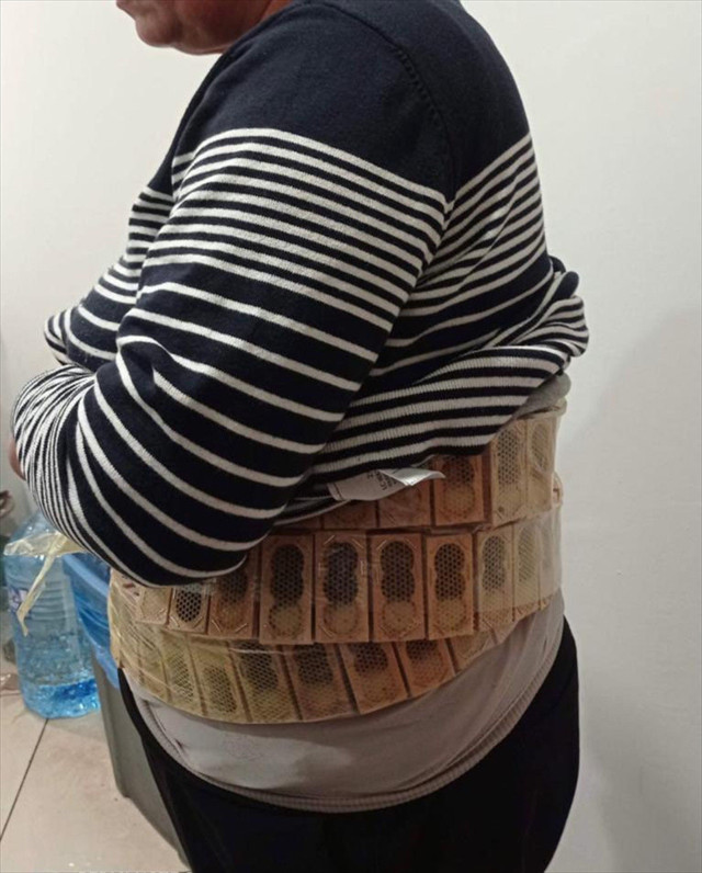 'Yürüyen kovan' yakalandı! Pes dedirten görüntü - Resim: 1