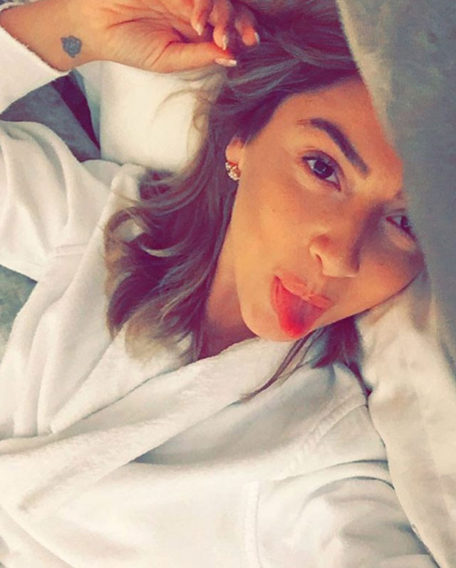 Tuba Ünsal'ın bornozlu fotoğrafı sosyal medyayı salladı  - Resim: 4