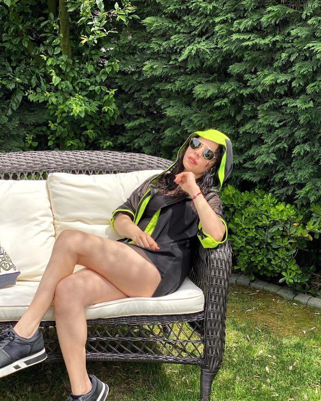 Aşk-ı Memnu'nun Cemile'si son haliyle şok etti Pelin Ermiş mini şortlu pozlarını paylaştı - Resim: 4