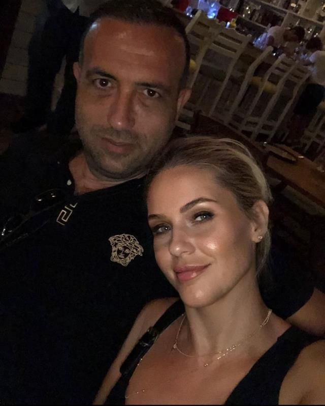 Emine Ün 9 yıllık eşi Tolga Karakaş'tan boşanıyor! - Resim: 4