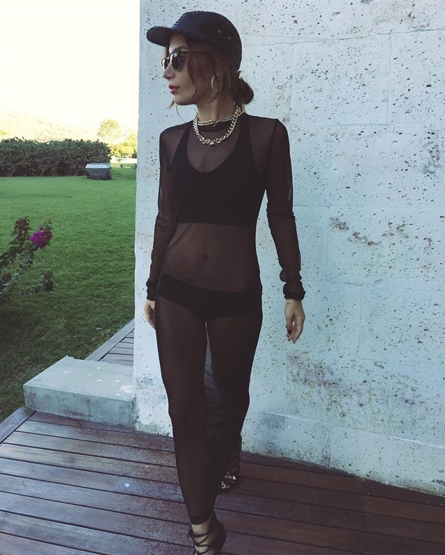 İrem Derici'nin çocukluk fotoğrafına bakın olay oldu - Resim: 3