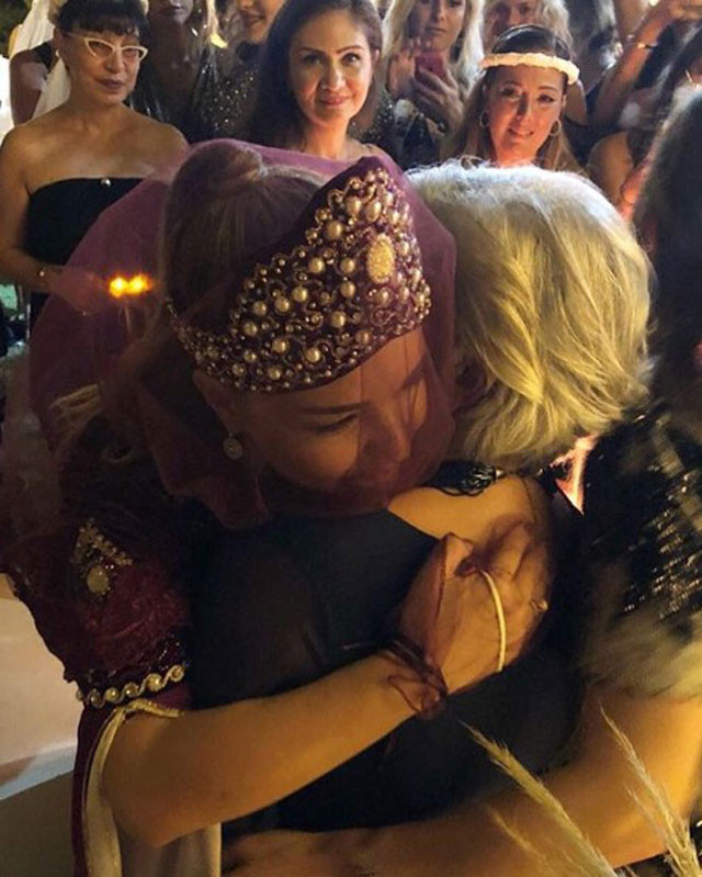 Bengü gelinin olağanüstü kınası! Servet harcadılar - Resim: 3