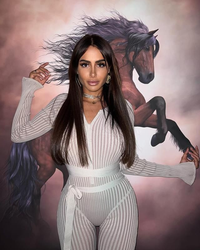 Kabe'de kelime-i şehadet getirdi! Ünlü model Müslüman oldu! - Resim: 2