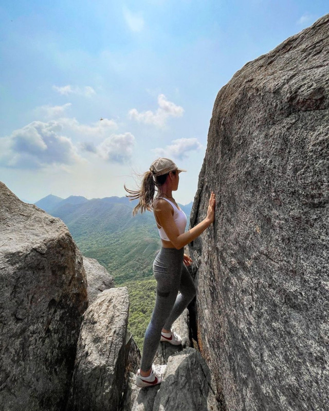 Çin'de kayalıklarda tehlikeli selfie denemesi fenomenin canına mal oldu - Resim: 1