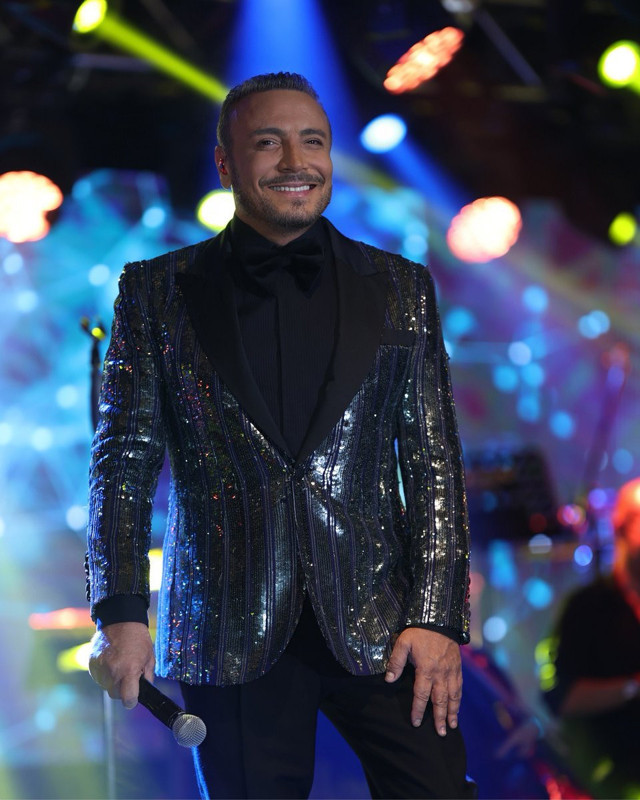 76 yaşındaki Ajda Pekkan dudak dudağa! O ünlü isimle sahne arkasında bakın nasıl yakalandı - Resim: 3