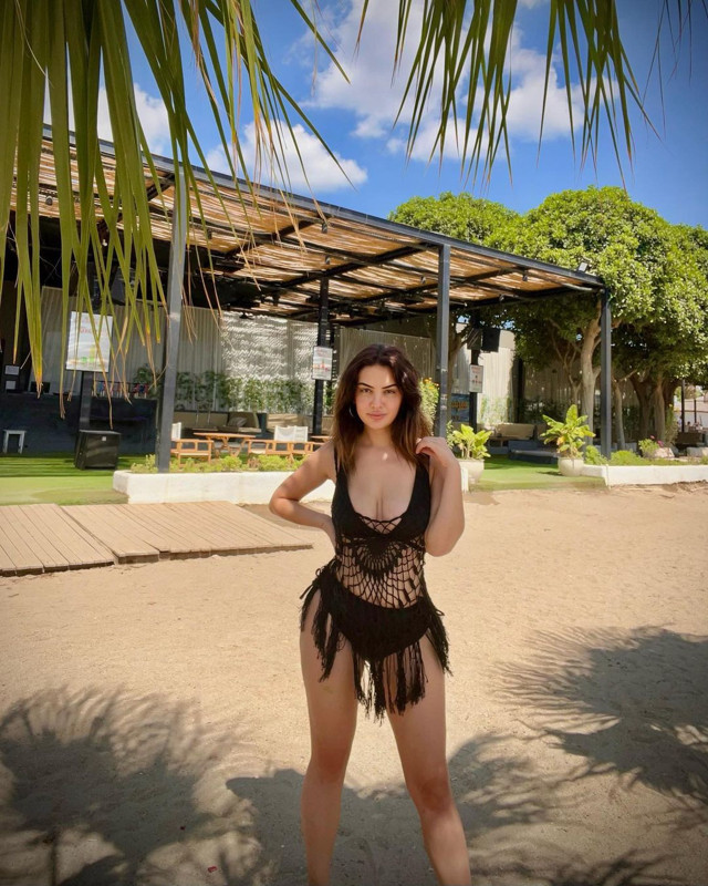 Fenomen Ece Ronay bikinisi ile ateş etti, sosyal medya yıkıldı: "Offf offf yandı buralar" - Resim: 4