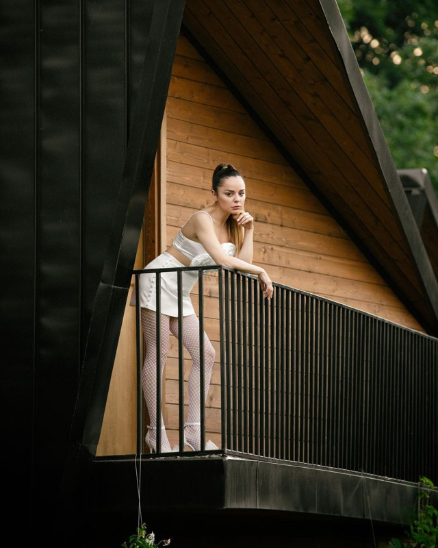 Aşk-ı Memnu'nun Cemile'si yürek hoplattı! Pelin Ermiş'in inanılmaz değişimi: "Kim der ki bu kız 40 yaşında" - Resim: 2